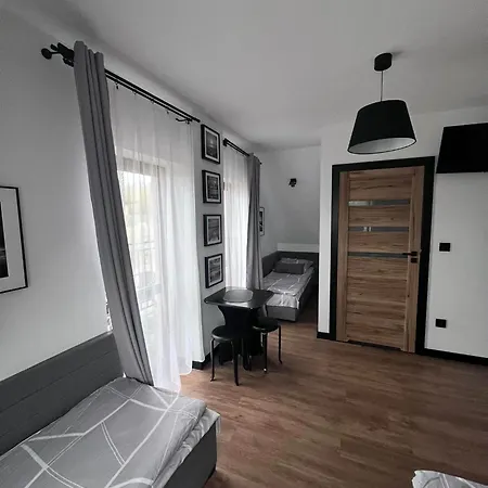 ゲストハウス Male Ciche 36j Przy Ostrewkach, Widok Na Gory, Blisko Do Wyciagu Narciarskiego, Idealne Miejsce Na Wypad W Gory -tarasowka-zgorzelisko-rusinowa Polana-gesia Szyja-palenica-wiktorowki-morskie Oko 3*